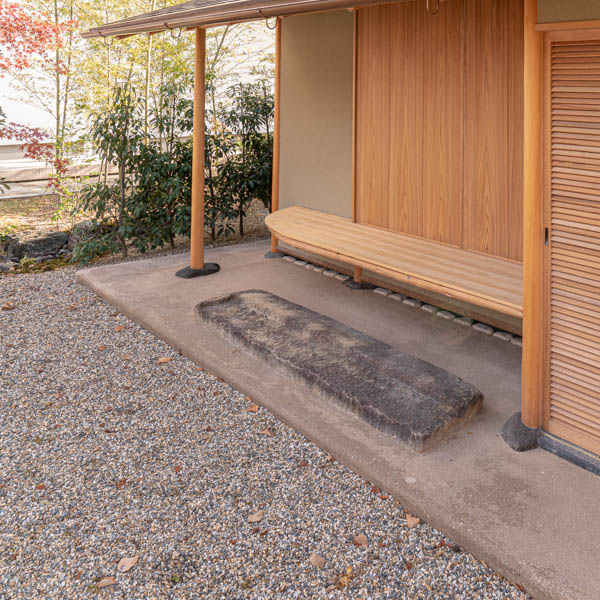 近畿壁材 土間たたき 素材 土間たたきに入れるにがりの役目は 近畿壁材 土間たたき 素材 土間たたきに入れるにがりの役目は