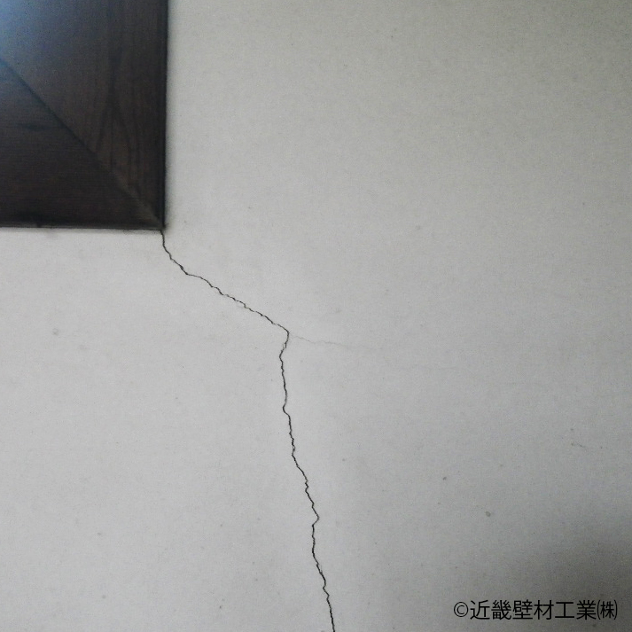 近畿壁材 漆喰が割れた そんな状況に塗り替えか タッチアップか 近畿壁材 漆喰が割れた そんな状況に塗り替えか タッチアップか